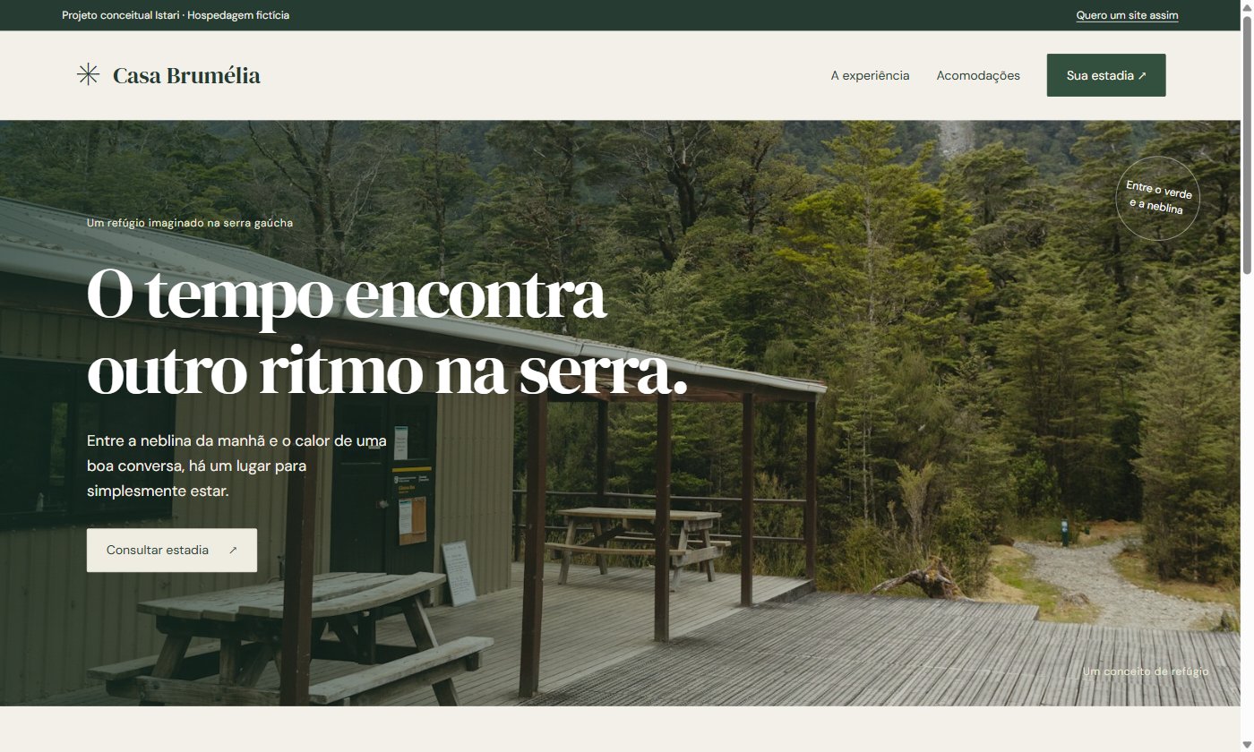 Prévia do site Casa Brumélia, com fotografia de montanha e tipografia editorial